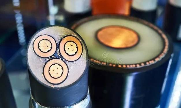 解析電力領域高壓電纜型號差異：YJV22-8.7/10kV與YJV22-8.7/15kV的專業(yè)對比與選擇指南