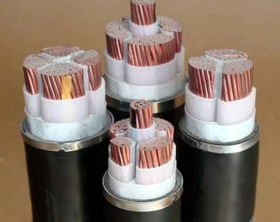 礦用電纜全方位解析：選擇要點(diǎn)、關(guān)鍵應(yīng)用場(chǎng)景與提升礦山安全與效率的秘籍